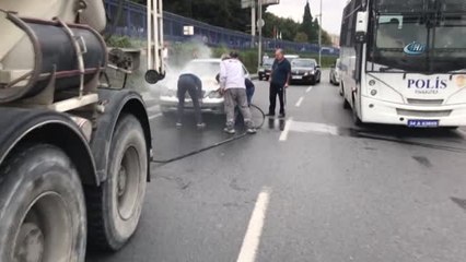 Motorundan Dumanlar Yükselen Araca, Beton Mikseri Müdahale Etti