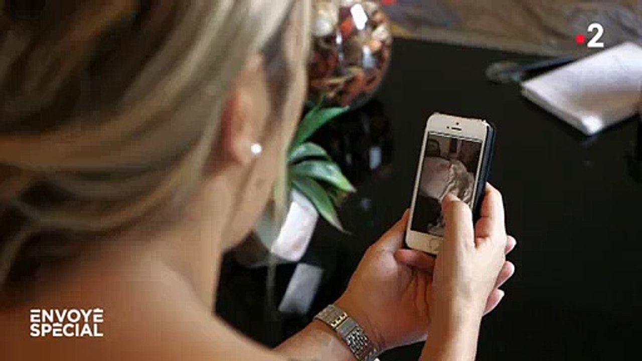 Après avoir témoigné dans "Envoyé Spécial" sur les EHPAD, une femme licenciée après la diffusion d'un reportage - VIDEO