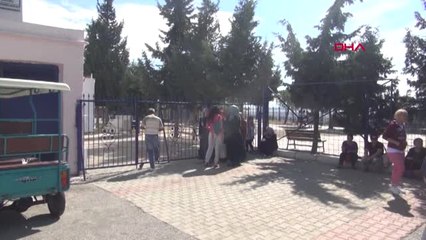 İzmir Öğrencileri Kaçırılmaya Çalışılan Okulun Velileri Nöbete Başladı