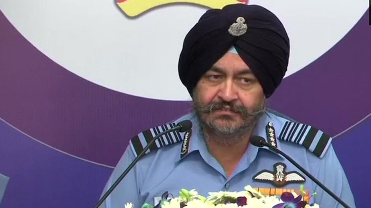 Rafale Deal पर बोले IAF chief BS Dhanoa, कहा HAL को सौदे से बाहर रखने की बात गलत | वनइंडिया हिन्दी