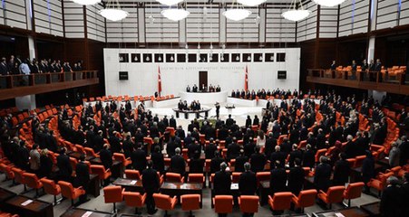 Son Dakika! Irak ve Suriye'ye Asker Göndermeyi İçeren Tezkereler Meclis'te Kabul Edildi