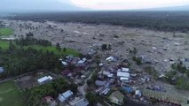 [인도네시아 지진] 무너지고 진흙에 묻히고...도시 전체가 '폐허' / YTN