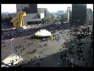 Maestros bloquean Reforma y avenida Juárez