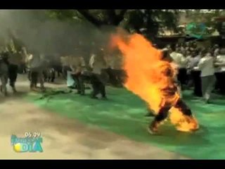 Tibetano se prende fuego en la India por la visita del líder chino