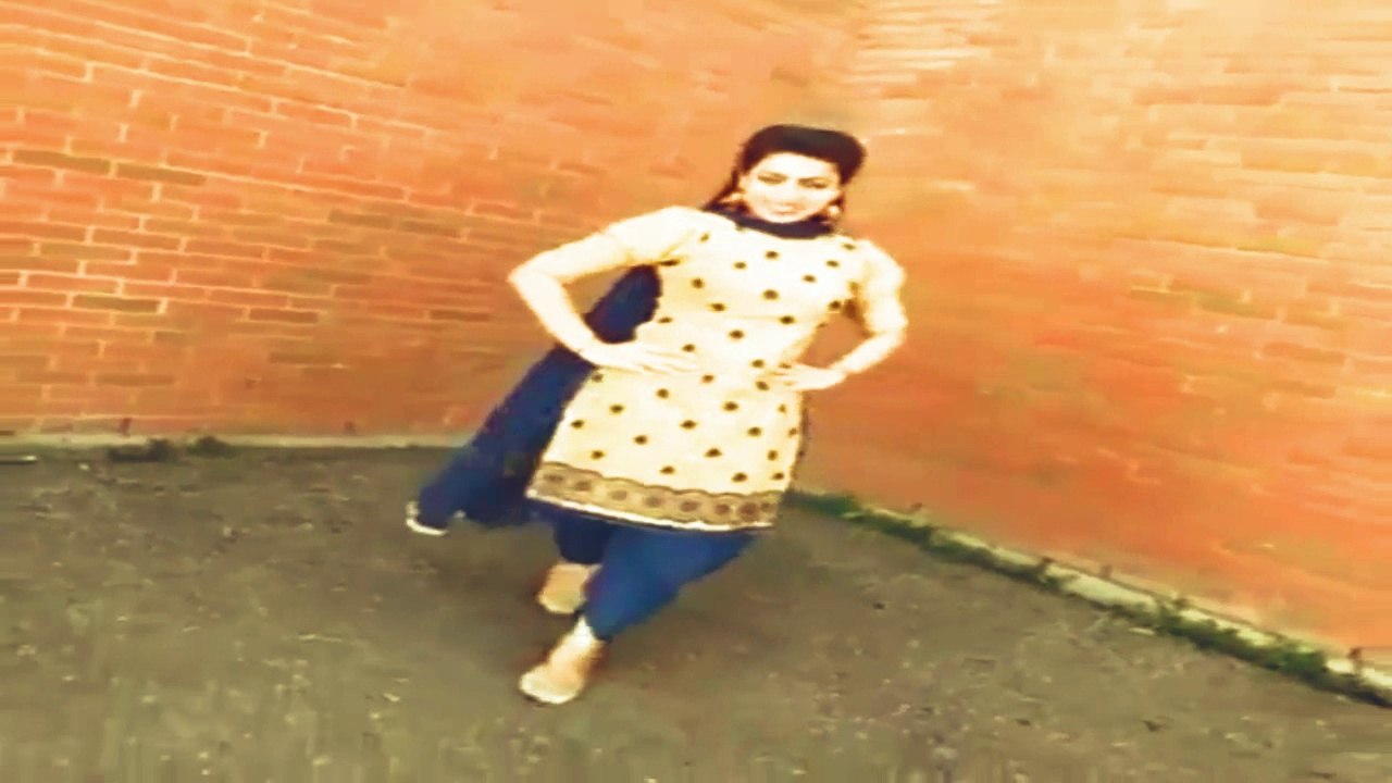 Girl dance in punjabi song | college girl dance
