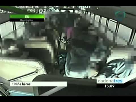 Un niño de 13 años le salva al chofer y a sus compañeros en el autobús escolar