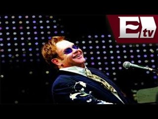Elton John premia a Hillary Clinton por apoyar a comunidad gay/ Función con Joanna Vegabiestro.