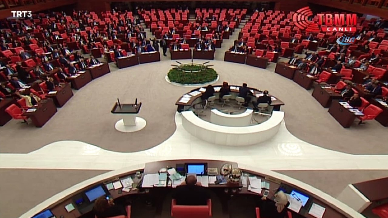 Türk Silahlı Kuvvetleri'nin bir yıl daha Irak ve Suriye sınır ötesi operasyon yetkisi veren Cumhurbaşkanlığı tezkeresi TBMM'de kabul edildi