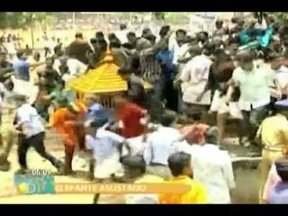 Elefante entra en pánico y hiere a dos personas en la India