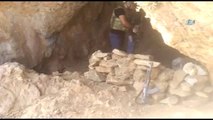 Van'da Teröristin Gösterdiği Mağarada Silah ve Mühimmat Bulundu