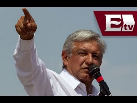 López Obrador encabeza mitin para defender el Petróleo y la Economía Popular