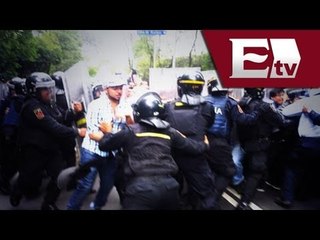 Enfrentamientos entre maestros de la CNTE y policías en Periférico / Titulares, con Pascal Beltrán