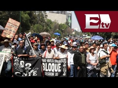 CNTE se manifiesta afuera de embajadas / Titulares de la mañana Vianey Esquinca