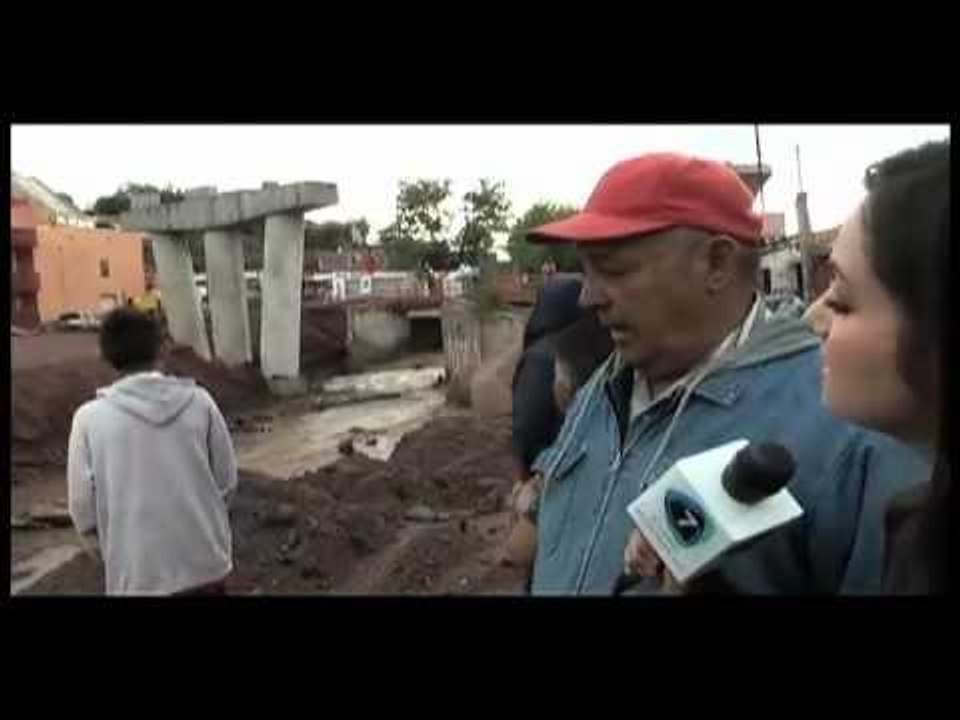 Habitantes de Nogales sufren por lluvias