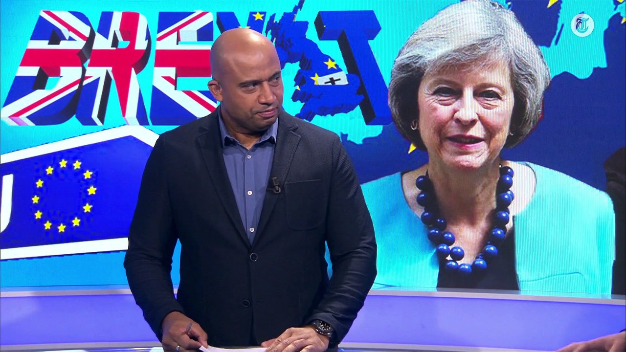 Theresa May snoert al dansend critici even de mond