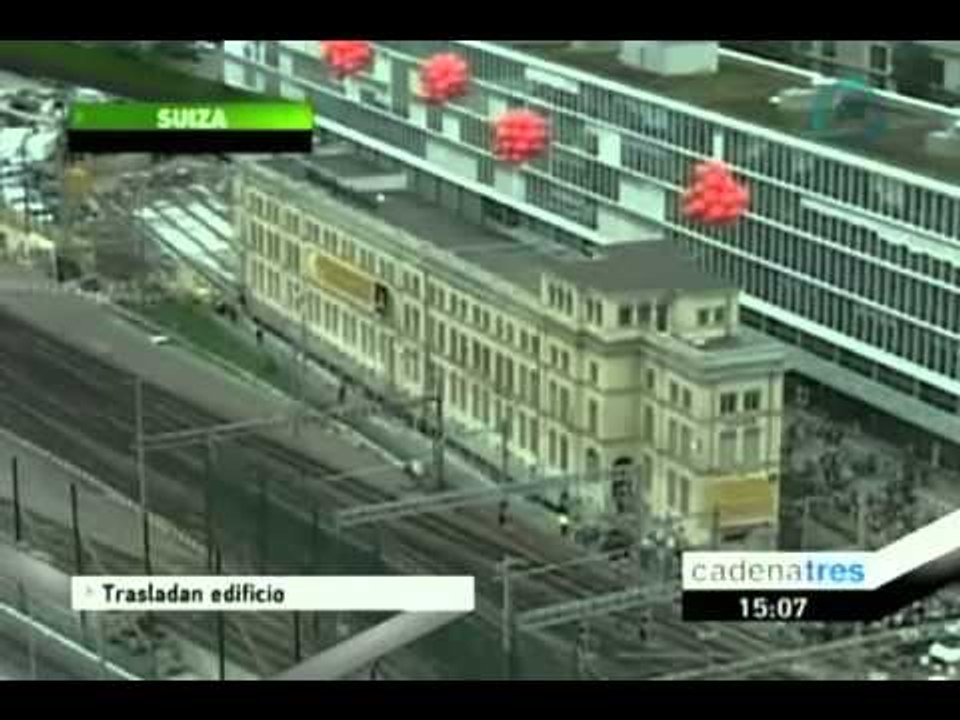 Trasladan edificio de 122 años de antiguedad