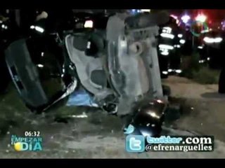 Mueren dos al impactar su auto contra un puente en Santa Fe