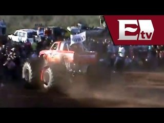 Tải video: Monster Truck: Impresionantes imágenes del accidente en Chihuahua (VIDEO) / Monster Truck accident