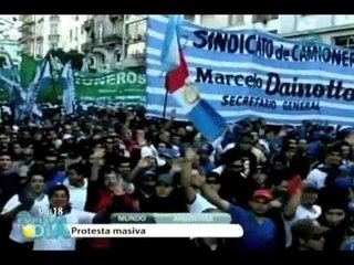 Huelga moviliza a miles de personas en Buenos Aires