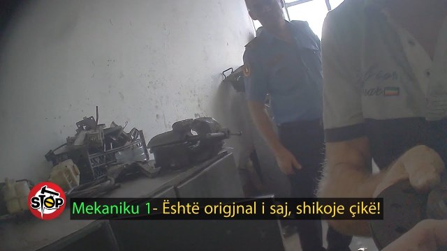 Stop - Kamera e fshehte: Oficina e policise shet pjeset e makinave te sekuestruara! (03 tetor 2018)