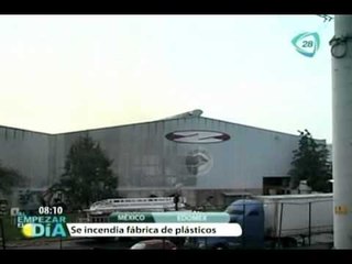 Incendio en bodega de plásticos en Edomex
