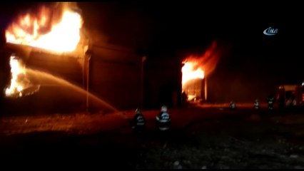 Pamuk deposunda alev alev yangın