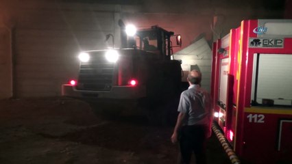 Pamuk deposunda alev alev yangın