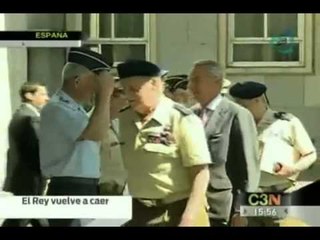 El Rey Juan Carlos de Borbon vuelve a caer