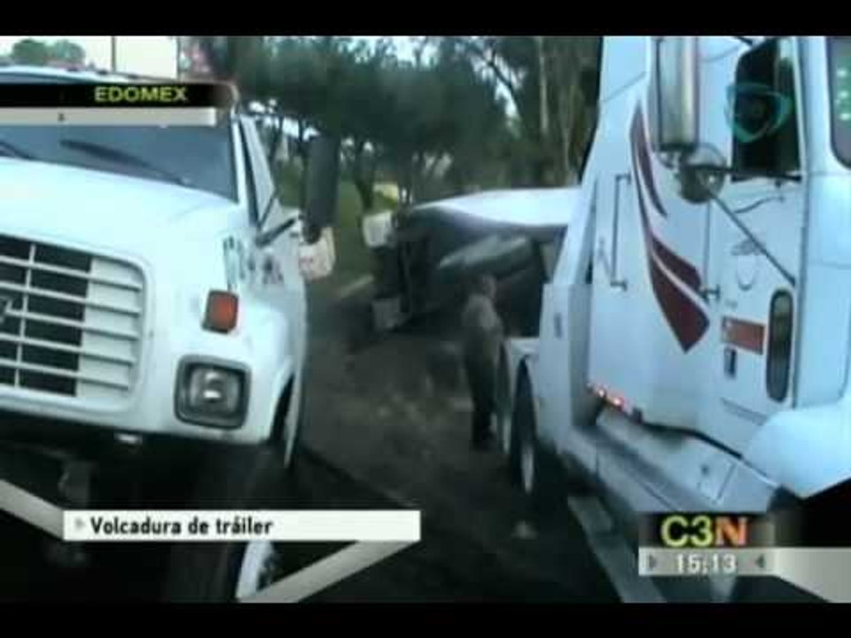 Voladura de tráiler en Tlalnepantla