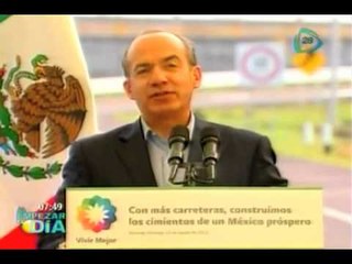 Calderón destaca la construcción de 21 mil km en carreteras