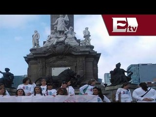 Padres de guardería ABC se manifiestan en el Ángel de la Independencia / Mariana H