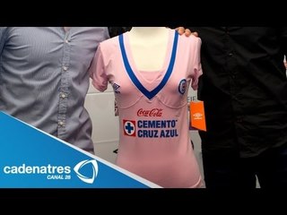 Cruz Azul devela playera en color rosa para prevenir cáncer de mama