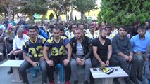 Başkan Sosyal Medyadan Çaya Davet Ettiği Vatandaşlarla Buluştu