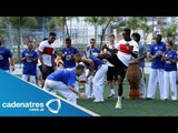 ¡ENTÉRATE! Seleccionados ingleses practicaron capoeira en su visita a una favela de Río de Janeiro