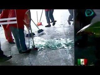 Traspié de Martí Batres; choca con puerta de cristal y la rompe