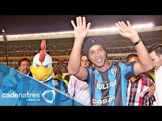 Así fue el primer día de Ronaldinho como jugador de Gallos de Querétaro