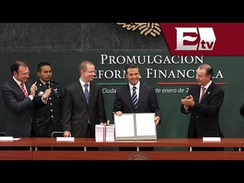 Peña Nieto promulga la reforma financiera; ve crecimiento en la economía/ Titulares de la tarde