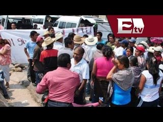 Bloqueo en carretera federal en demanda de apoyo a damnificados / Kimberly Armengol