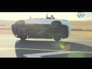 Diferente forma de cambiar una llanta de auto