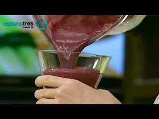 Smoothie de mango, berrys y plátano.