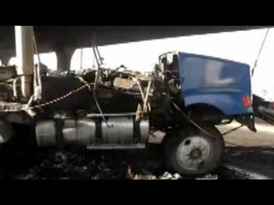 Se incendia tráiler en la México-Querétaro en Lechería