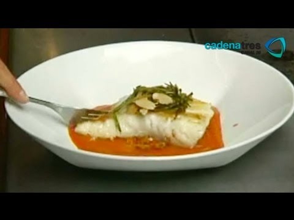 Pescado en salsa de pimientos rojos