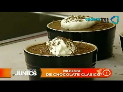 Receta de mousse de chocolate clásico. Recetas de comida fáciles y rápidas / Cocina francesa