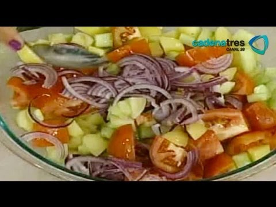 Receta de ensalada de papas, aceitunas y alcaparras. Recetas de comida fáciles y rápidas