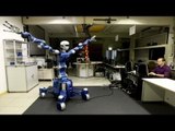 Robot imita a la perfección los movimientos humanos // Robot humanoide