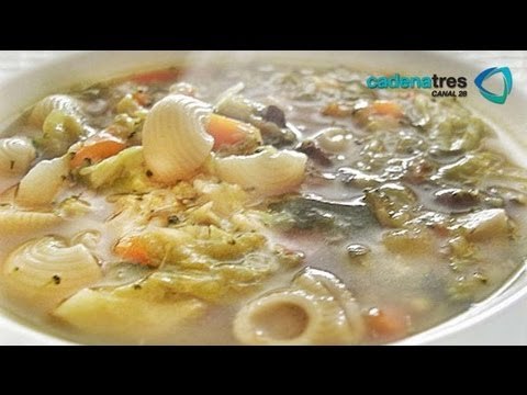 Receta de sopa minestrone clara con albóndigas de pollo. Recata de sopa / Receta de pollo