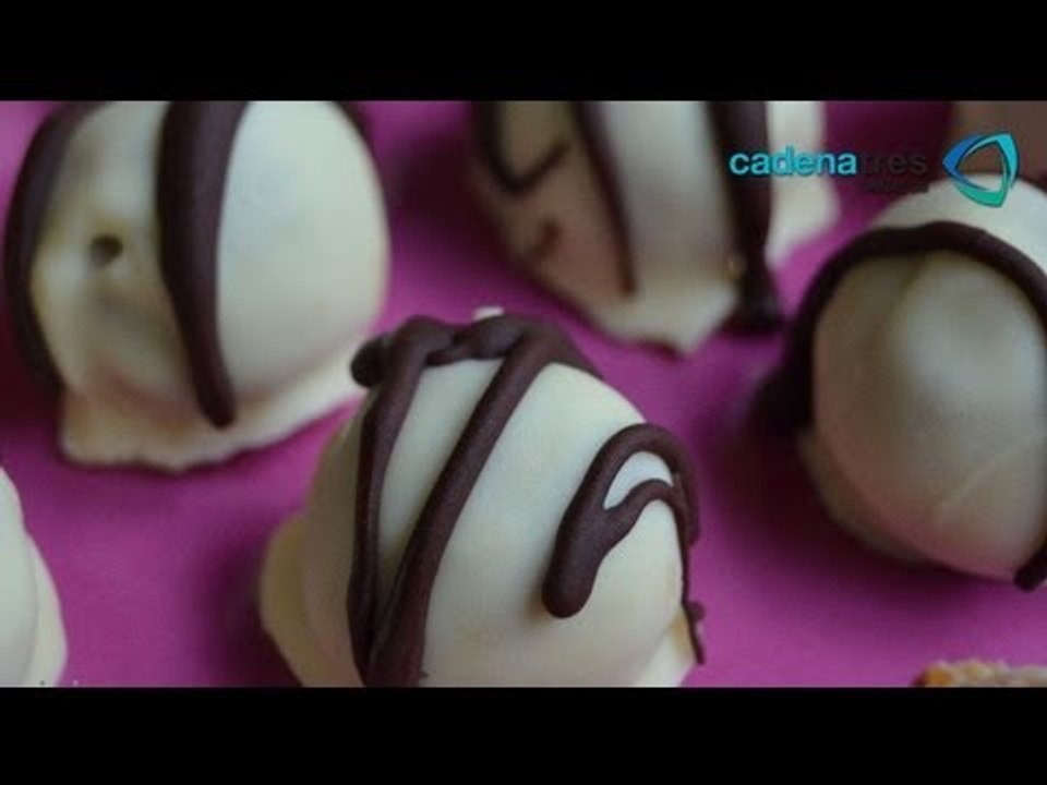 Receta de mangos e higos cubiertos de chocolate blanco. Receta de postres / Chocolatería