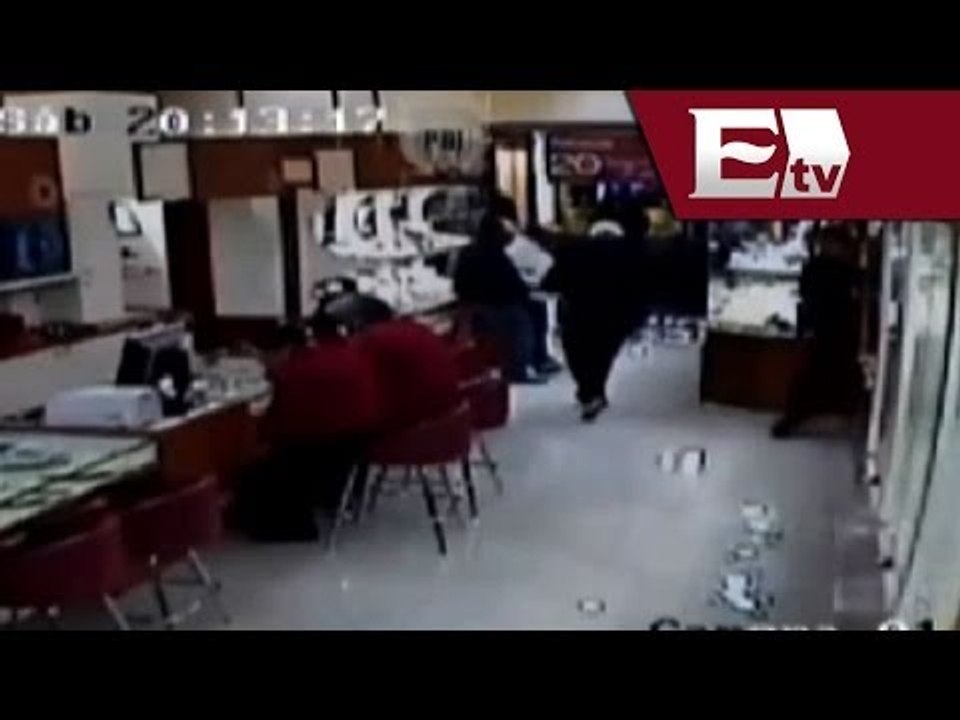 VIDEO: Asalto con violencia a una joyería en Plaza Tepeyac / Titulares con Vianey Esquinca