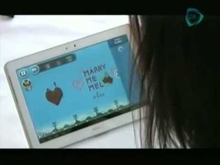 Le proponen matrimonio jugando Angry Birds // Propose marriage playing Angry Birds