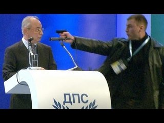 Intentan asesinar al líder de un partido búlgaro durante un mitin